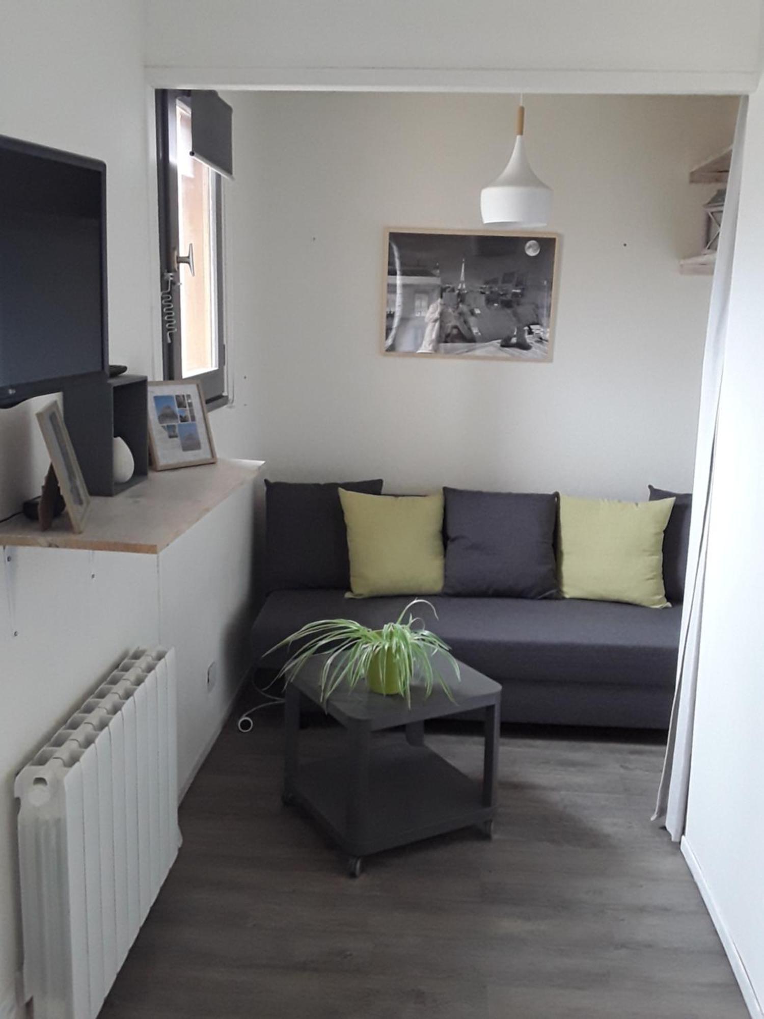 Apartment A 100 Metres De La *